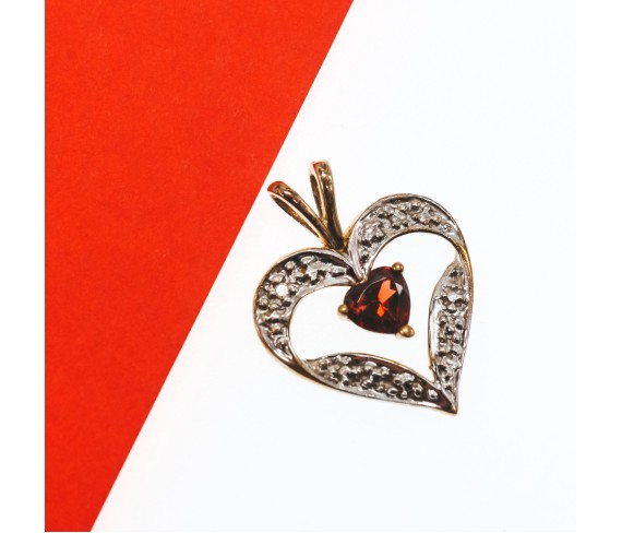 Рубин - камень символ