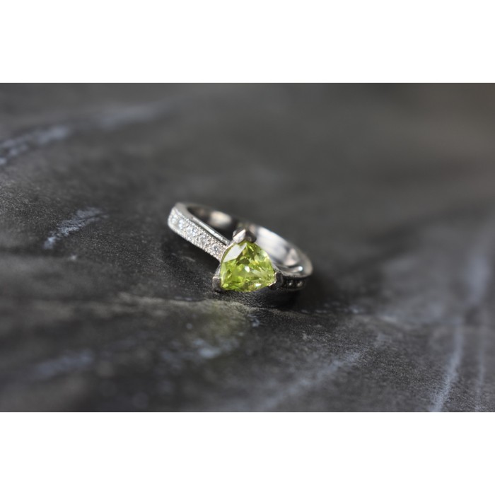 Sky Jewelry Серебряное кольцо с камнем Тсаворит (Цаворит) и фианитами