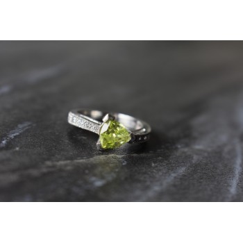 Sky Jewelry Серебряное кольцо с камнем Тсаворит (Цаворит) и фианитами