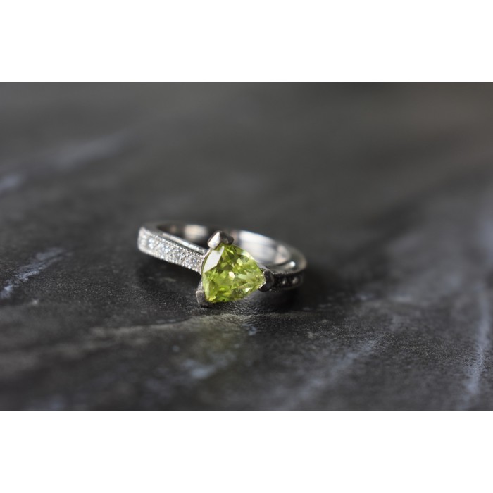 Sky Jewelry Серебряное кольцо с камнем Тсаворит (Цаворит) и фианитами