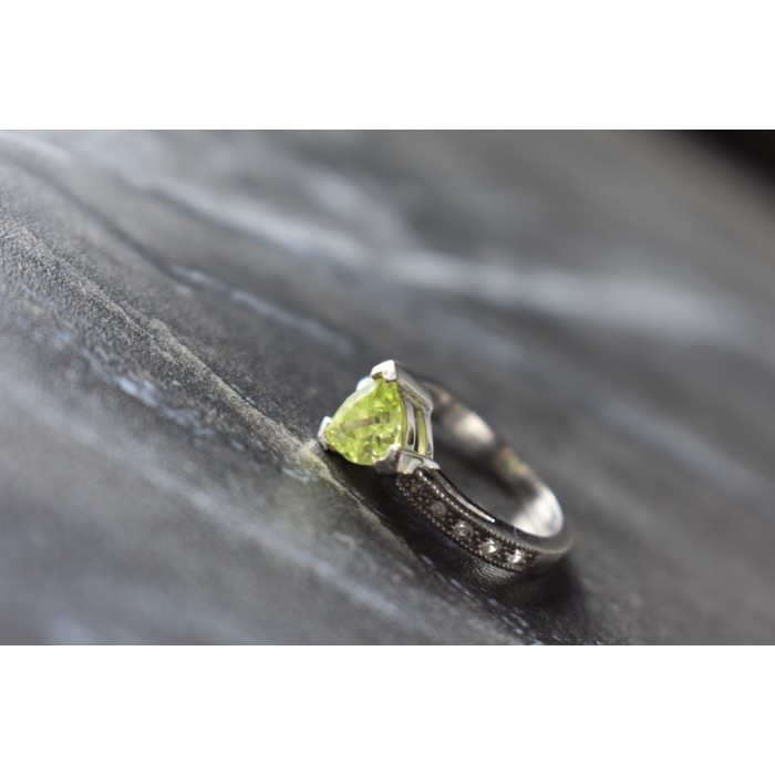 Sky Jewelry Серебряное кольцо с камнем Тсаворит (Цаворит) и фианитами