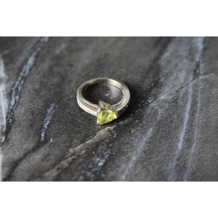 Sky Jewelry Серебряное кольцо с камнем Тсаворит (Цаворит) и фианитами