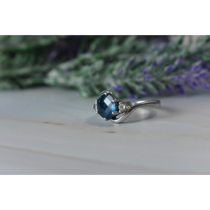 Sky Jewelry Серебряное кольцо с камнем Шпинель