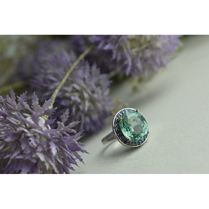 Sky Jewelry Серебряное кольцо 925 пробы с камнем Шпинель и синими фианитами