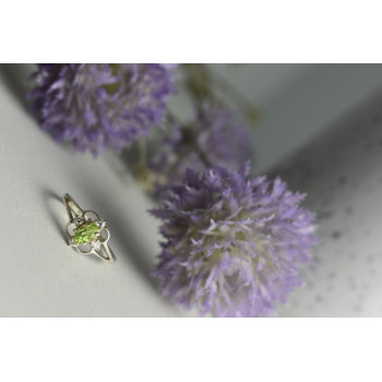 Sky Jewelry Серебряное кольцо 925 проба с Перидотом и фианитами
