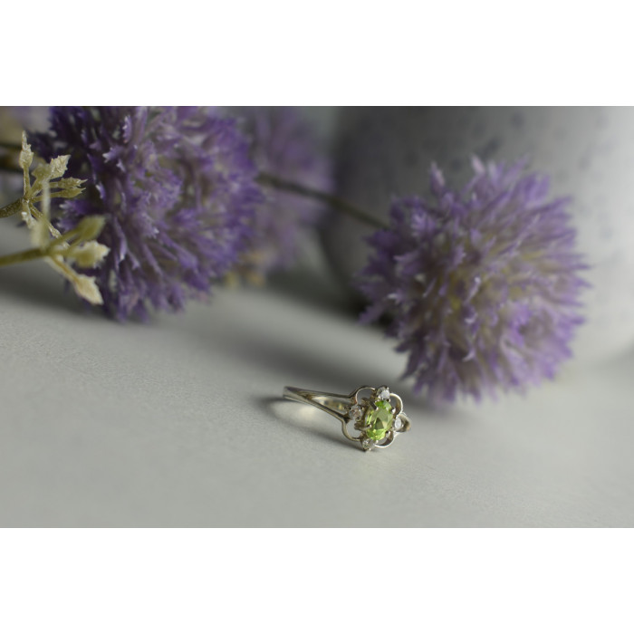 Sky Jewelry Серебряное кольцо 925 проба с Перидотом и фианитами