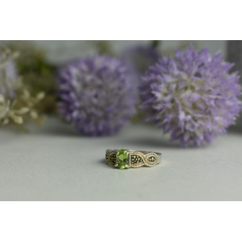 Sky Jewelry Серебряное кольцо 925 пробы с Хризолитом и камнями Морион