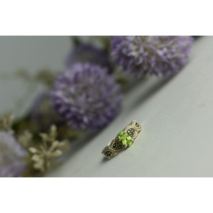 Sky Jewelry Серебряное кольцо 925 пробы с Хризолитом и камнями Морион