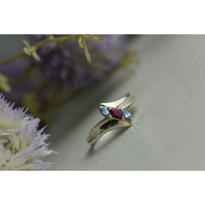 Sky Jewelry Серебряное кольцо 925 пробы с Розовой Шпинелью и Топазами