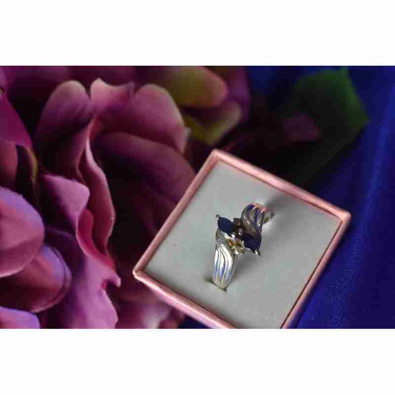 Sky Jewelry Серебряное кольцо 925 пробы с камнем Синяя Шпинель и фианиты