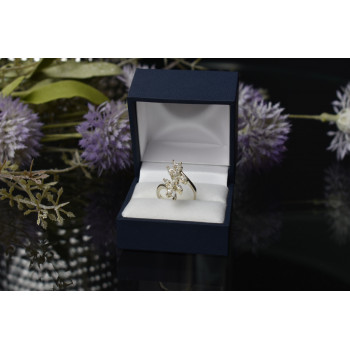 Sky Jewelry Серебряное кольцо 925 пробы с фианитами *Нежный Цветок*