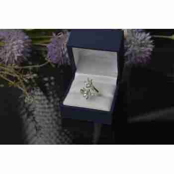 Sky Jewelry Серебряное кольцо 925 пробы с фианитами *Нежный Цветок*