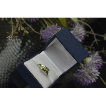 Sky Jewelry Серебряное кольцо 925 пробы с зеленым камнем Перидот