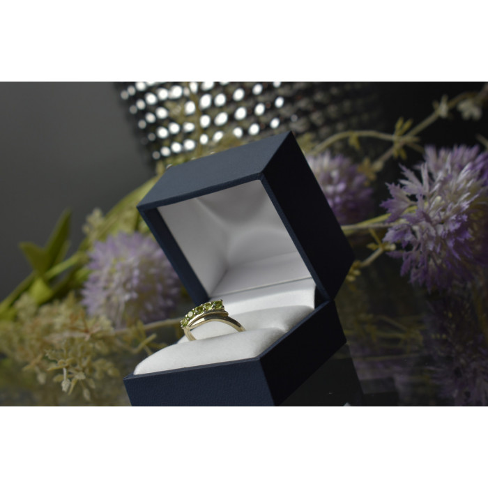 Sky Jewelry Серебряное кольцо 925 пробы с зеленым камнем Перидот