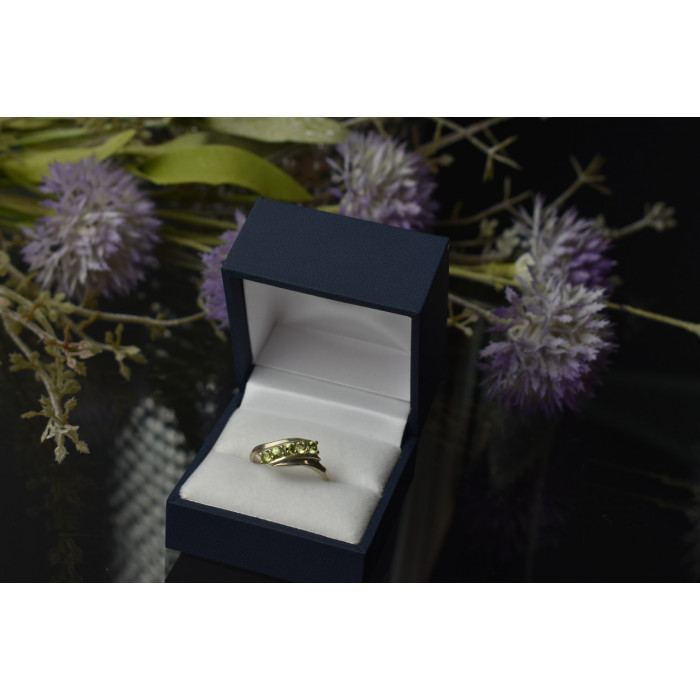 Sky Jewelry Серебряное кольцо 925 пробы с зеленым камнем Перидот