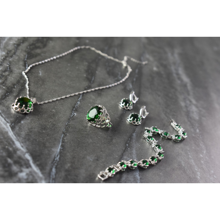 Sky Jewelry Серебряный набор с Зелеными Фианитами *Имитация Изумруда
