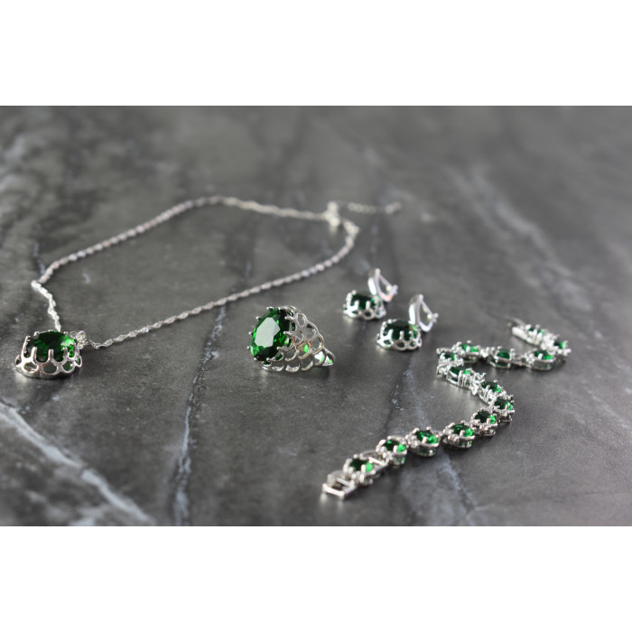 Sky Jewelry Серебряный набор с Зелеными Фианитами *Имитация Изумруда