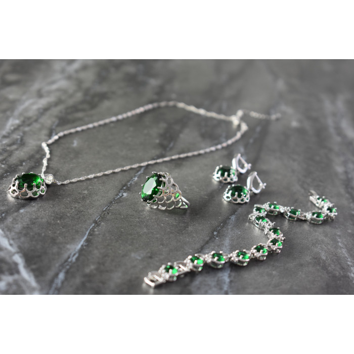 Sky Jewelry Серебряный набор с Зелеными Фианитами *Имитация Изумруда