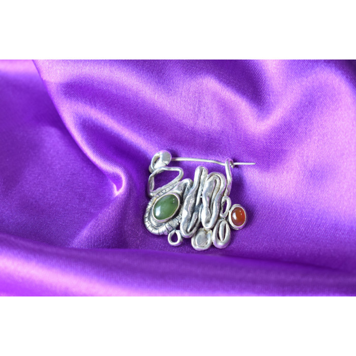 Sky Jewelry Старинная Серебряная брошь с камнями Нефрит и Карнеол