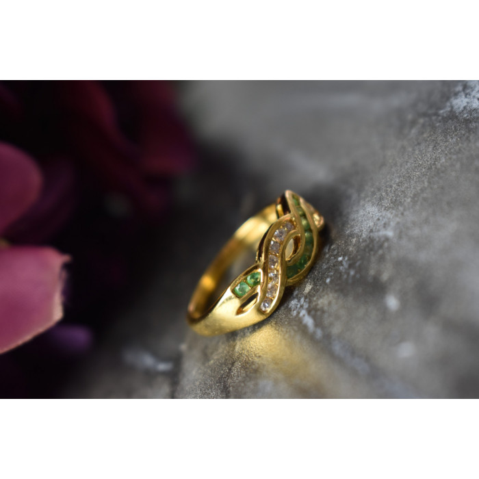 Sky Jewelry Серебряное кольцо в позолоте с Изумрудом и фианитами