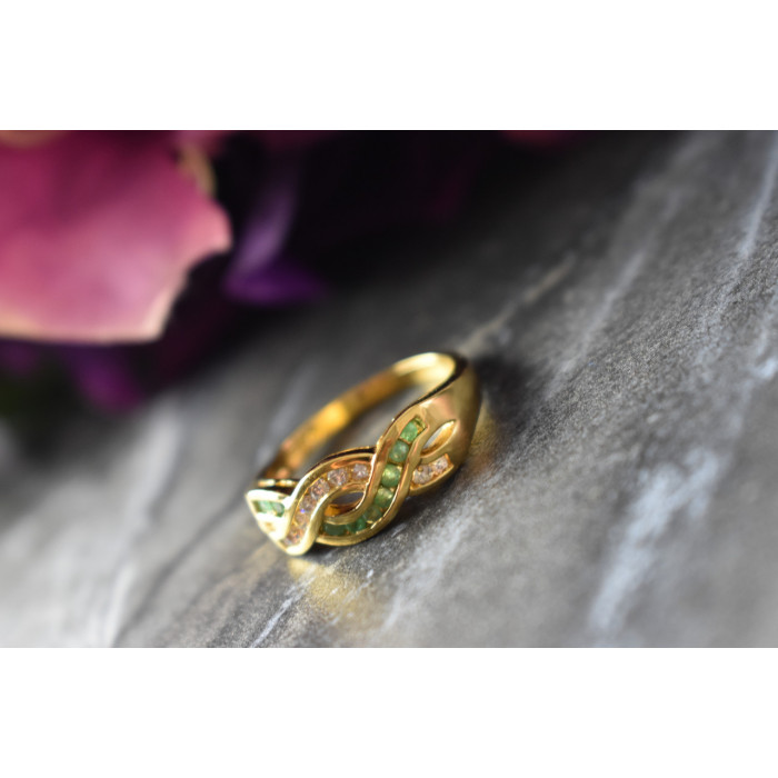 Sky Jewelry Серебряное кольцо в позолоте с Изумрудом и фианитами