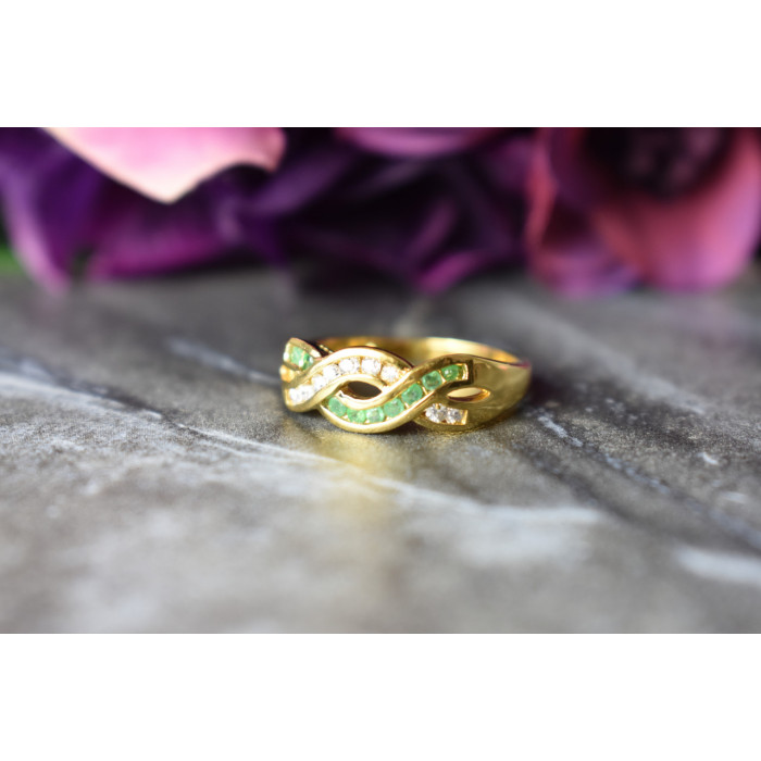 Sky Jewelry Серебряное кольцо в позолоте с Изумрудом и фианитами