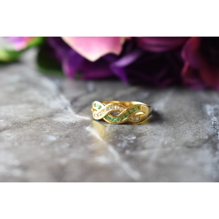 Sky Jewelry Серебряное кольцо в позолоте с Изумрудом и фианитами