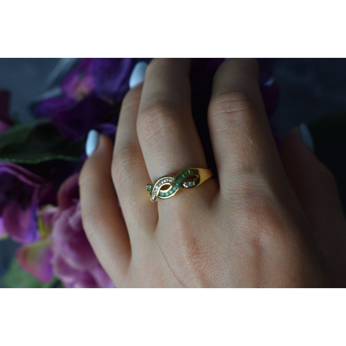 Sky Jewelry Серебряное кольцо в позолоте с Изумрудом и фианитами