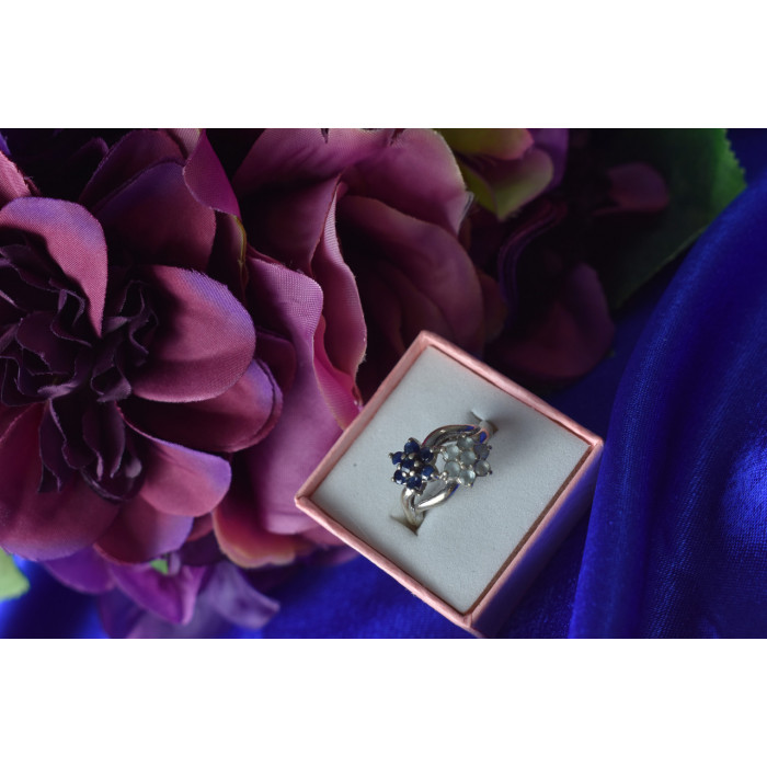 Sky Jewelry Серебряное кольцо с Синей и Голубой Шпинелью *Цветы*