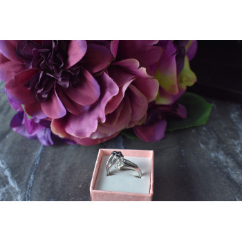 Sky Jewelry Серебряное кольцо с Синей и Бесцветной Шпинелью *Цветы