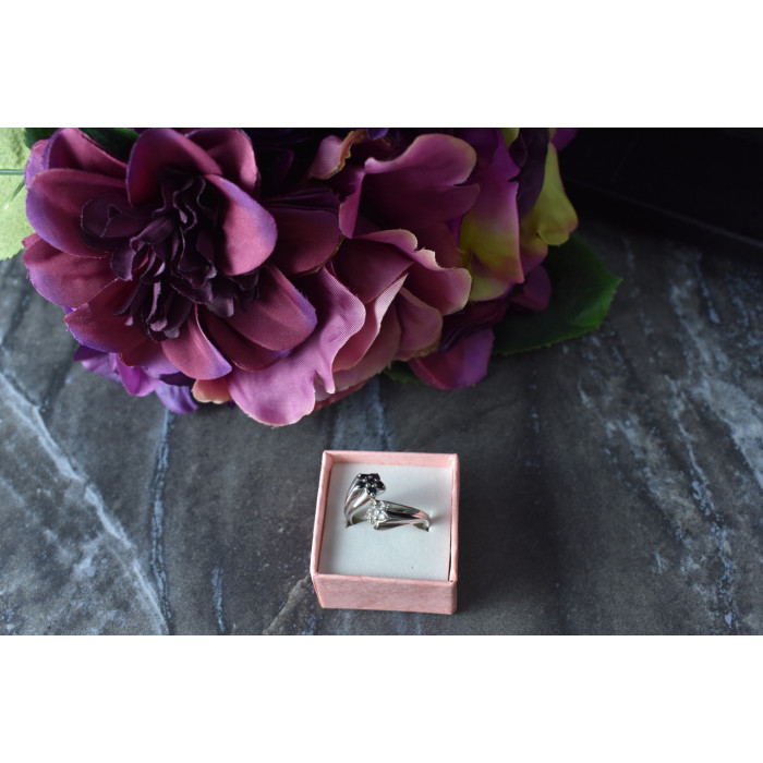 Sky Jewelry Серебряное кольцо с Синей и Бесцветной Шпинелью *Цветы