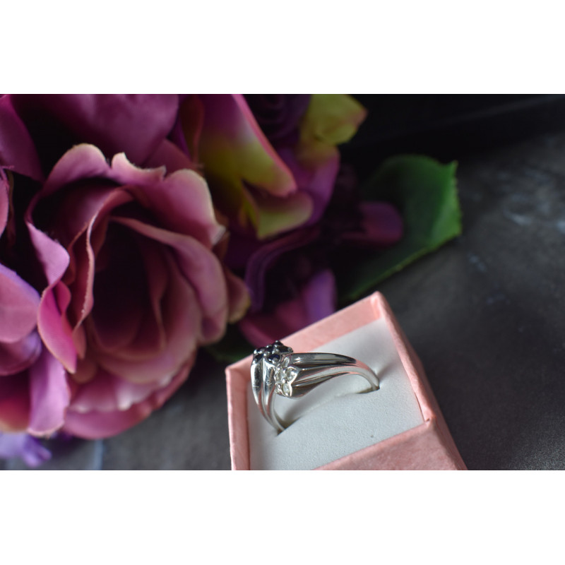 Sky Jewelry Серебряное кольцо с Синей и Бесцветной Шпинелью *Цветы