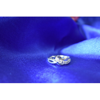 Sky Jewelry Серебряное кольцо с белой (бесцветной) Шпинелью