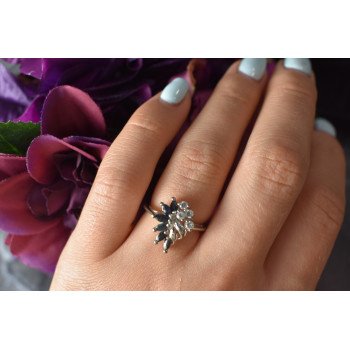 Sky Jewelry Серебряное кольцо 925 пробы с темно-синей Шпинелью и фианитами