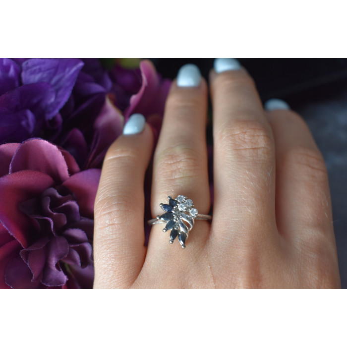 Sky Jewelry Серебряное кольцо 925 пробы с темно-синей Шпинелью и фианитами