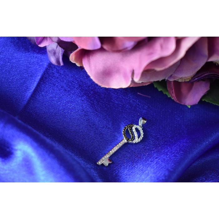 Sky Jewelry Серебряный кулон 925 проба с черными и белыми Фианитами  *Ключик*