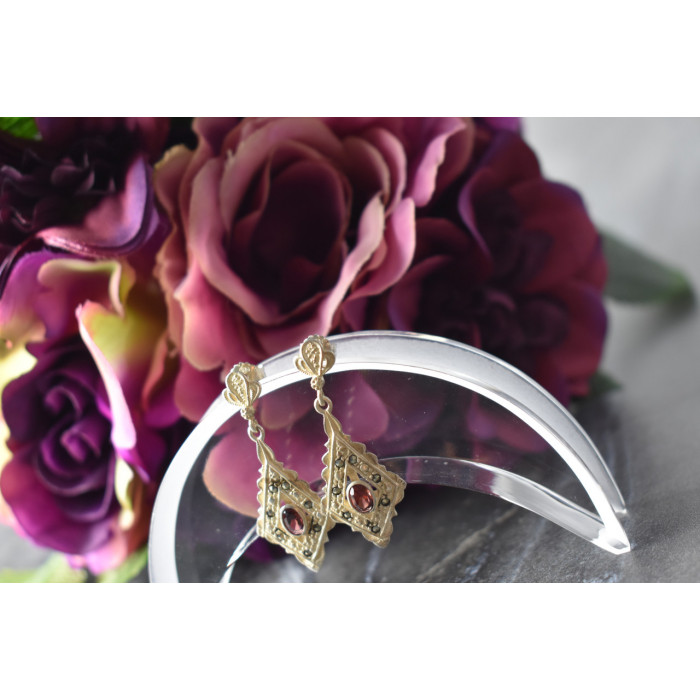 Sky Jewelry Серебряные серьги с гранатом и камнями Морион