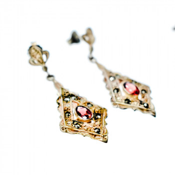 Sky Jewelry Серебряные серьги с гранатом и камнями Морион