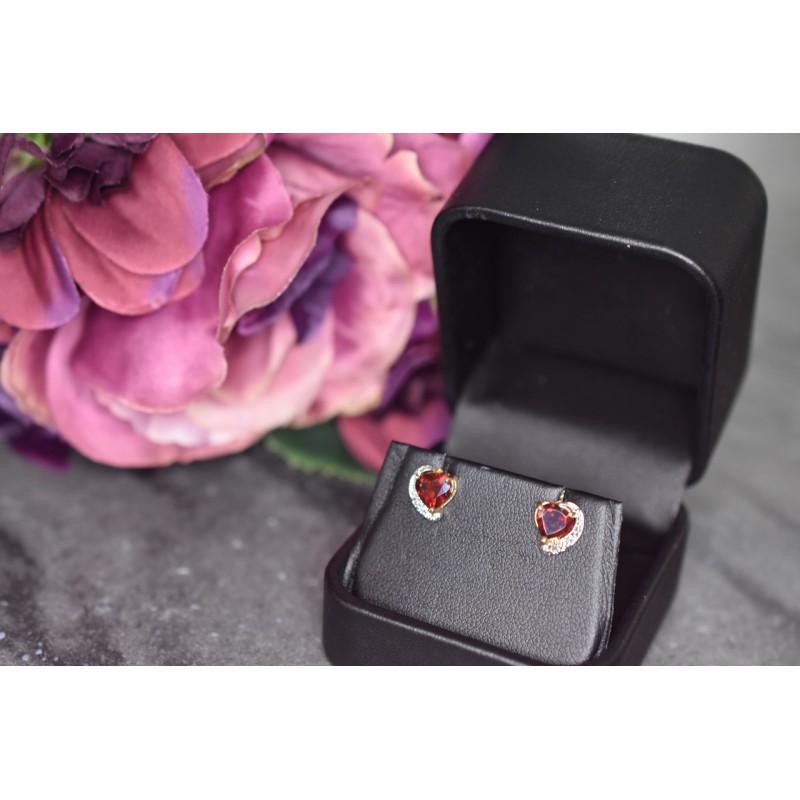 Sky Jewelry Серебряные серьги в позолоте  с гранатом  и камнями бесцветный Сапфир