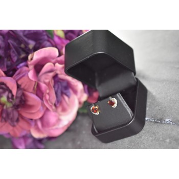 Sky Jewelry Серебряные серьги в позолоте  с гранатом  и камнями бесцветный Сапфир