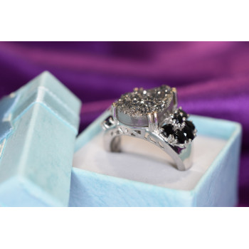 Sky Jewelry Серебряное кольцо с Марказитом и Черным Агатом