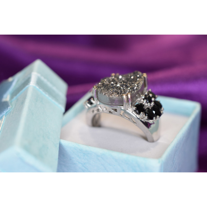 Sky Jewelry Серебряное кольцо с Марказитом и Черным Агатом