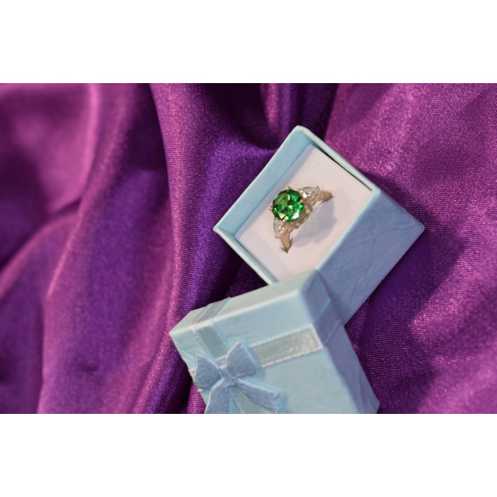 Sky Jewelry Серебряное кольцо с Изумрудом и фианитами