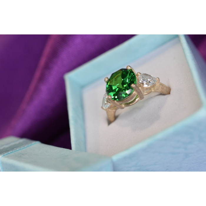 Sky Jewelry Серебряное кольцо с Изумрудом и фианитами