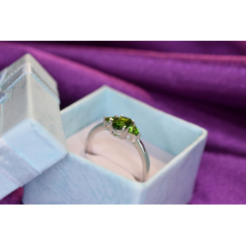 Sky Jewelry Серебряное кольцо с камнем Перидот 925 проба