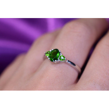 Sky Jewelry Серебряное кольцо с камнем Перидот 925 проба