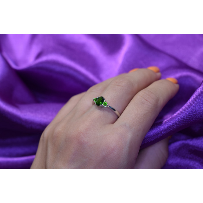 Sky Jewelry Серебряное кольцо с камнем Перидот 925 проба