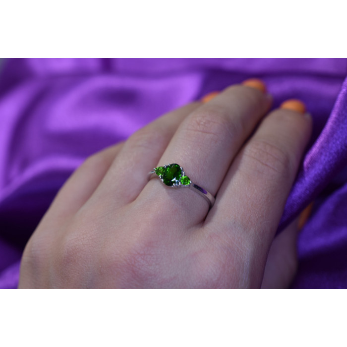 Sky Jewelry Серебряное кольцо с камнем Перидот 925 проба