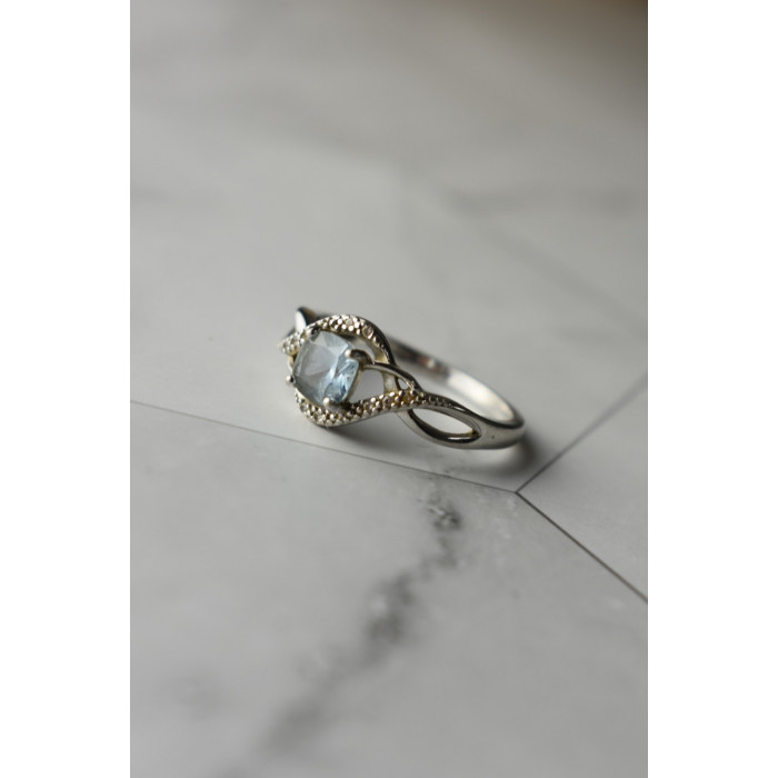 Sky Jewelry Серебряное кольцо с камнем Голубая Шпинель и фианитами