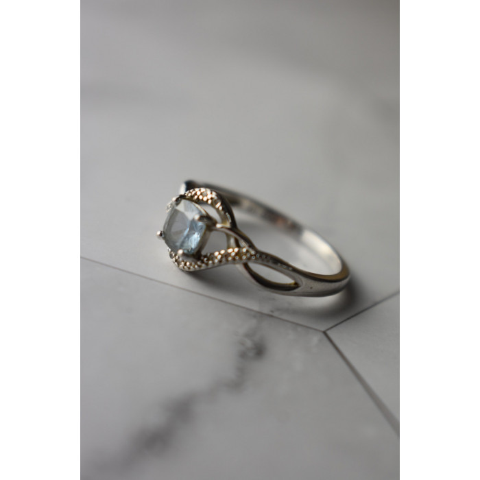Sky Jewelry Серебряное кольцо с камнем Голубая Шпинель и фианитами